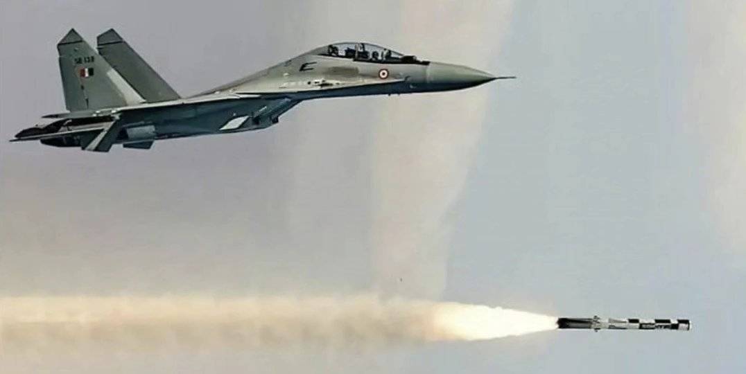 以牙还牙，雅鲁藏布江工程刚动工，印主持人称派飞机炸中国工地？