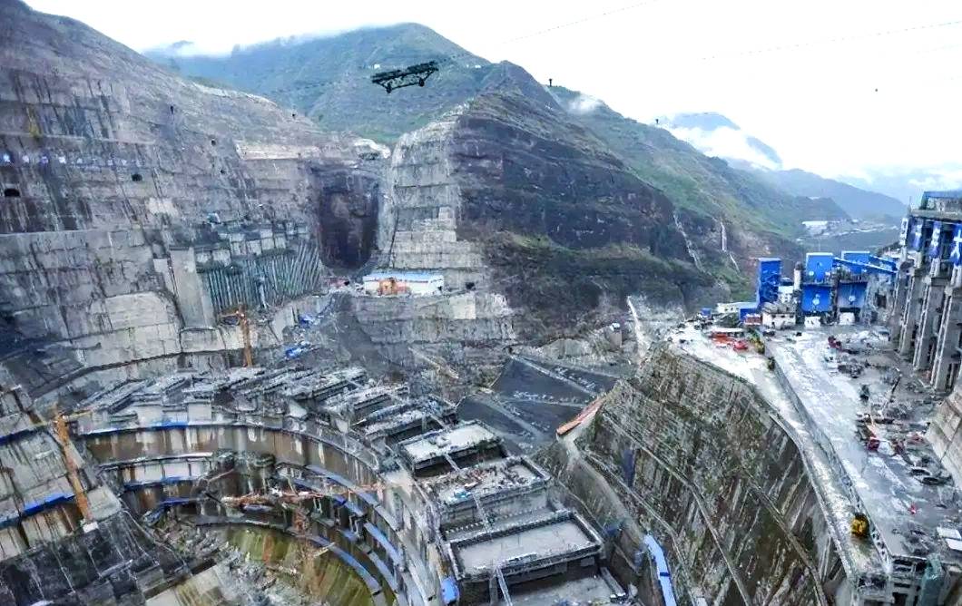 以牙还牙，雅鲁藏布江工程刚动工，印主持人称派飞机炸中国工地？