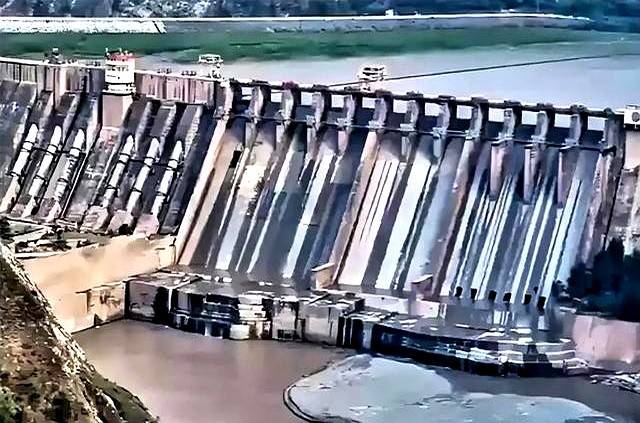 以牙还牙，雅鲁藏布江工程刚动工，印主持人称派飞机炸中国工地？