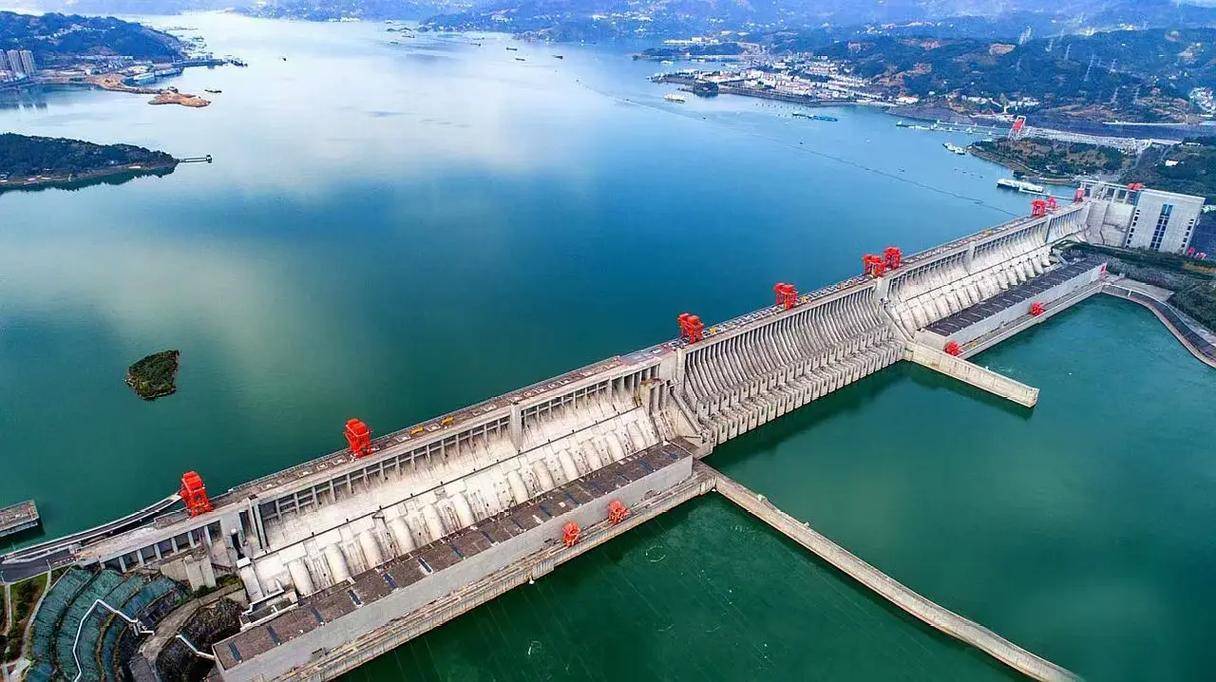 以牙还牙，雅鲁藏布江工程刚动工，印主持人称派飞机炸中国工地？