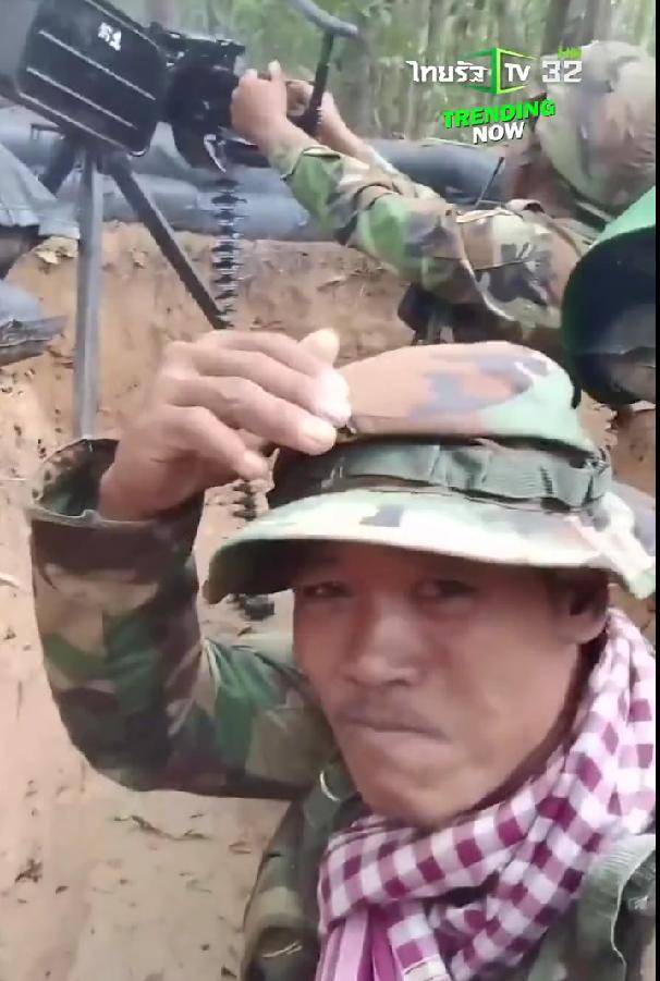 泰国狙击手开火，中国85高机打出超越射击，柬埔寨战士光膀子打81