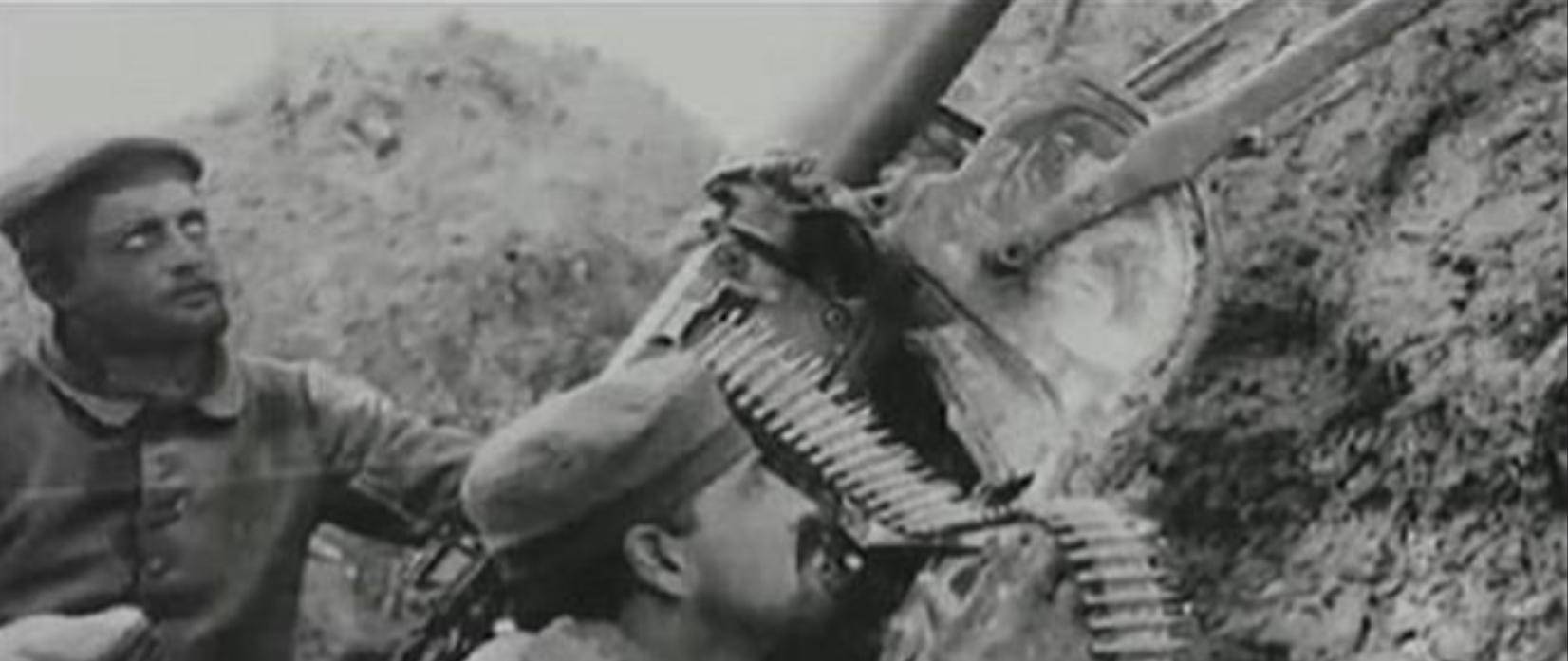 泰国狙击手开火，中国85高机打出超越射击，柬埔寨战士光膀子打81