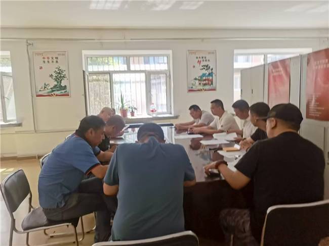 道外区城管局市政市容服务中心扎实推进沿江环境整治工作 全力打造生态宜居滨水景观