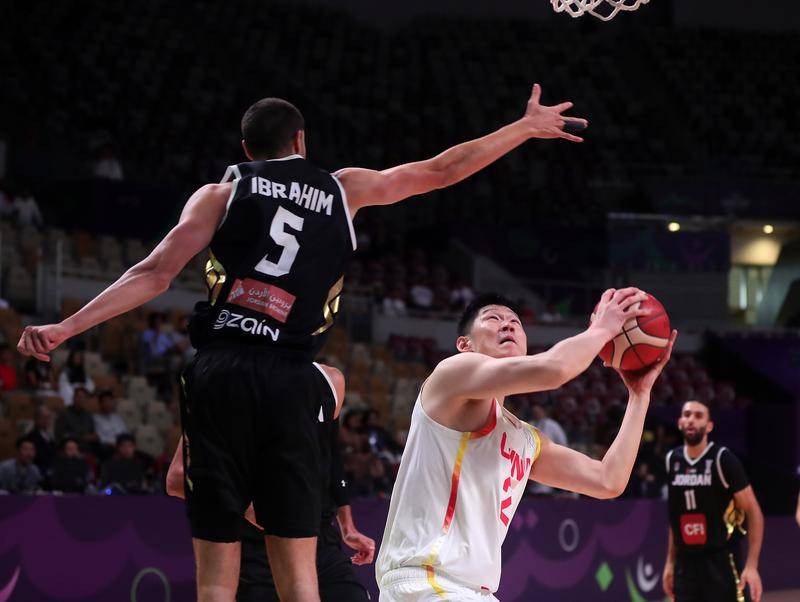 17-0梦幻开局获3连胜！中国男篮擒约旦进亚洲杯8强