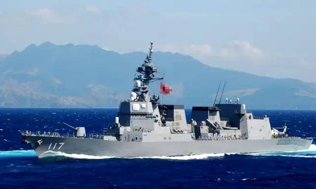 日媒爆料：中国海军130mm舰炮咆哮！强势驱离侵入的日本驱逐舰！