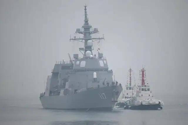 日媒爆料：中国海军130mm舰炮咆哮！强势驱离侵入的日本驱逐舰！