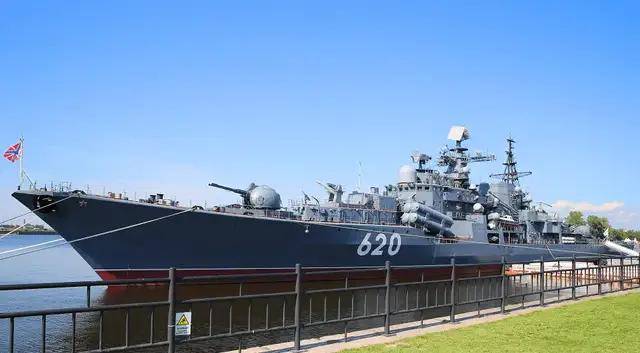 日媒爆料：中国海军130mm舰炮咆哮！强势驱离侵入的日本驱逐舰！