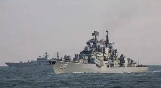 日媒爆料：中国海军130mm舰炮咆哮！强势驱离侵入的日本驱逐舰！