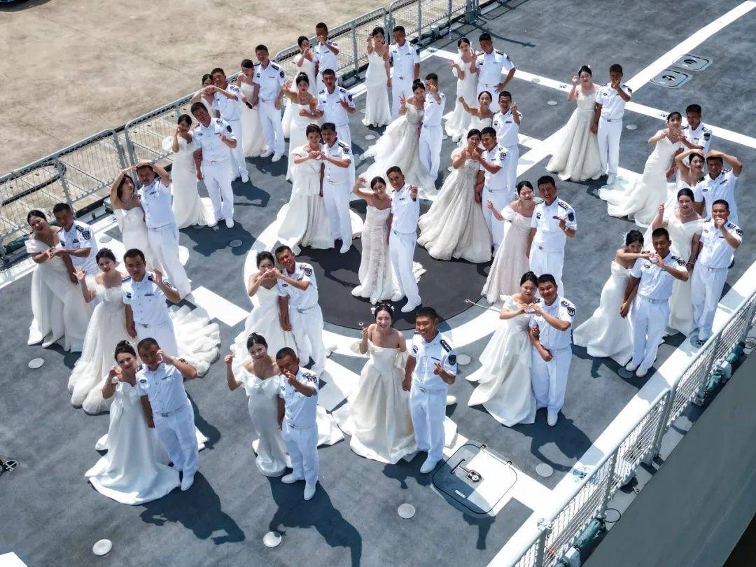 恭喜，他们结婚了！