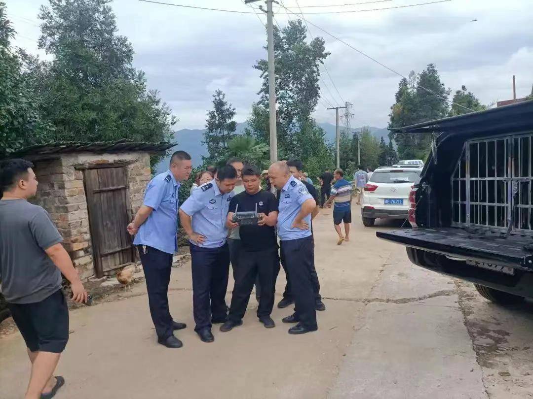 湖南新韶突然失踪的2岁女孩平安找到，当地公安：在距离家1公里外的山林石缝中发现