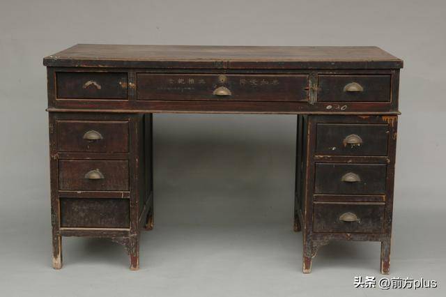 这张办公桌见证中国战区受降典礼