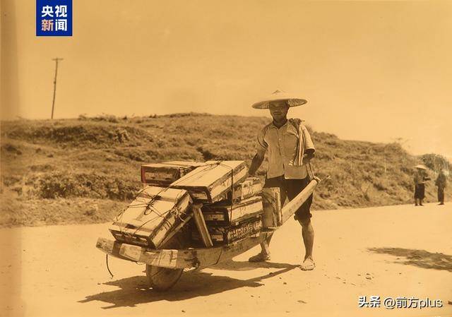 这张办公桌见证中国战区受降典礼