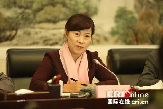 正部级美女大员被查！千万华服堆满多套住宅，化妆团队提前数小时待命~