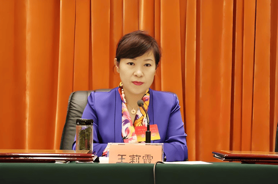 正部级美女大员被查！千万华服堆满多套住宅，化妆团队提前数小时待命~