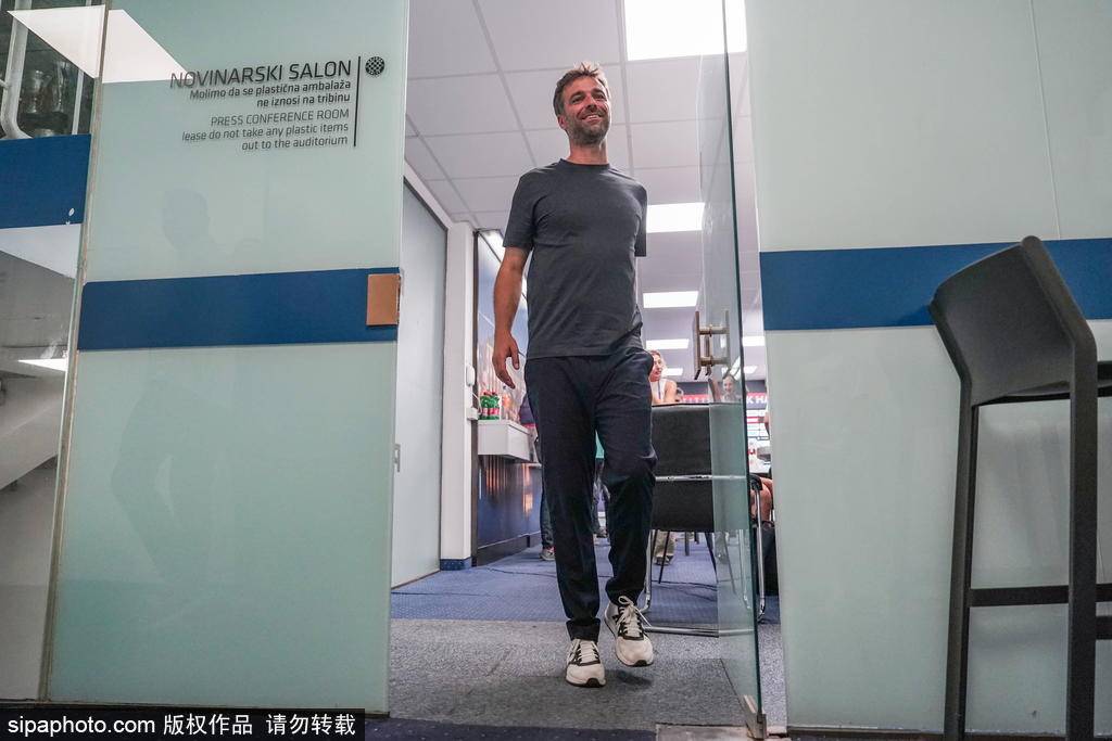 青岛海牛1-0领先河南队：林创益补时破门与王国明神扑的精彩上半场回顾