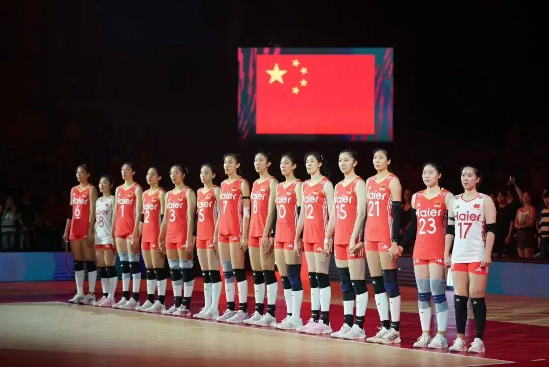 今日18:00！中国女排与法国女排争夺八强席位！