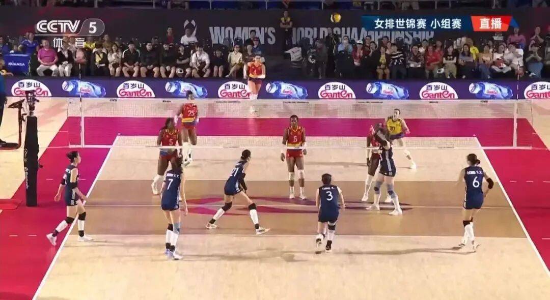 今日18:00！中国女排与法国女排争夺八强席位！