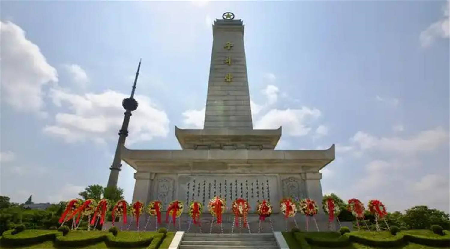 金正恩访华之前，特意带着花去了一个地方，中国人一看，热泪盈眶