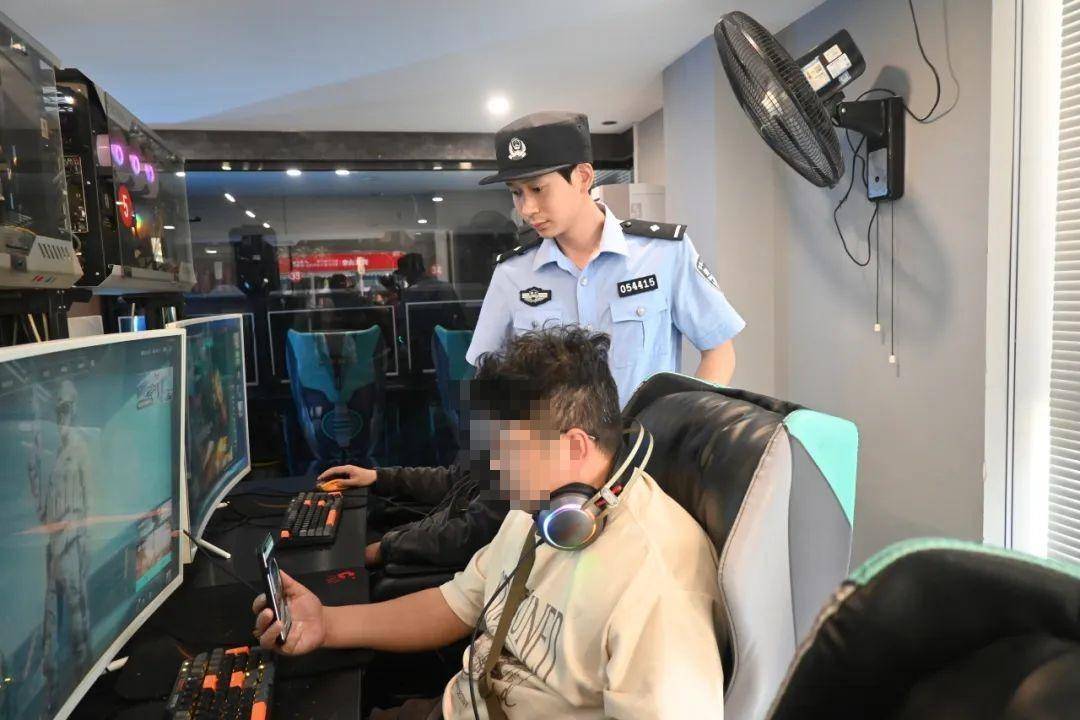 湖北荆州所有网吧收取2元“开机费”，每3个月收一次？警方：实名系统费，由网吧交