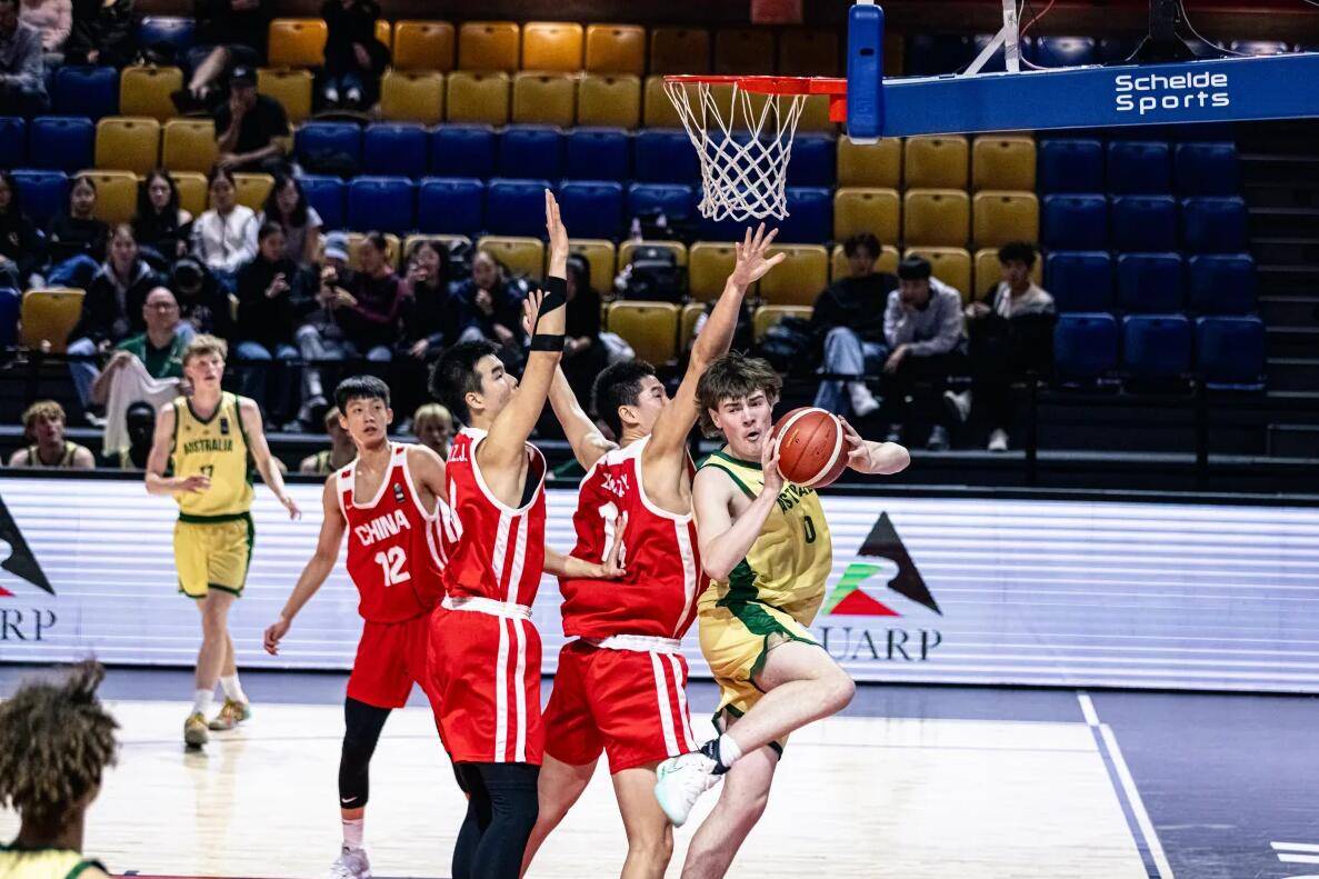 U16男篮亚洲杯-中国不敌澳大利亚 时隔7年再夺银牌