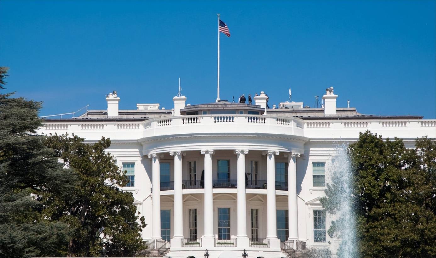 董军发统一强音,不到24小时,美媒放出消息,特朗普叫停对台军援