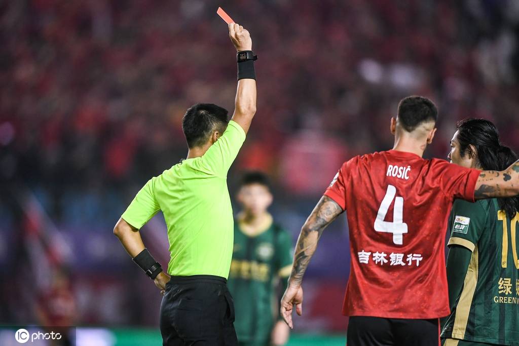 中超-奥莫伊胡安弗双响亚戈绝平 亚泰3-3九人浙江