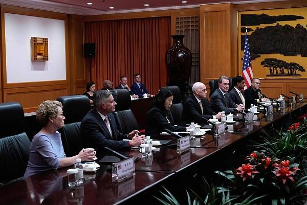 美议员在华发声：中美应加强沟通，避免“误判”陷入冲突