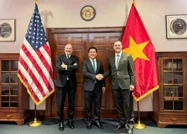 亲手放弃中国,换来的是美欧轮番收割?越南只剩一条路可走