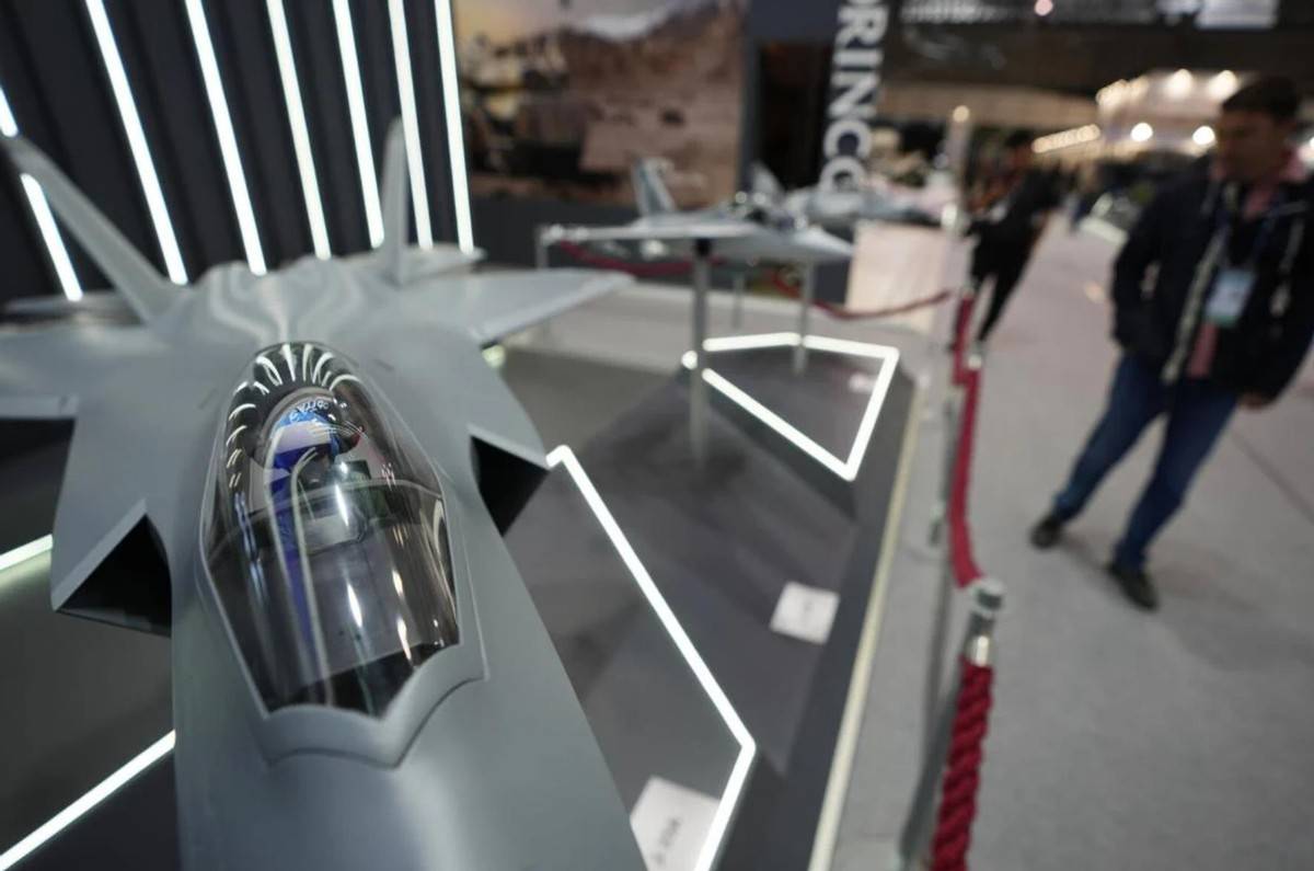 歼35强势亮相塞尔维亚！南联盟大使馆被轰炸的仇恨，中国始终铭记