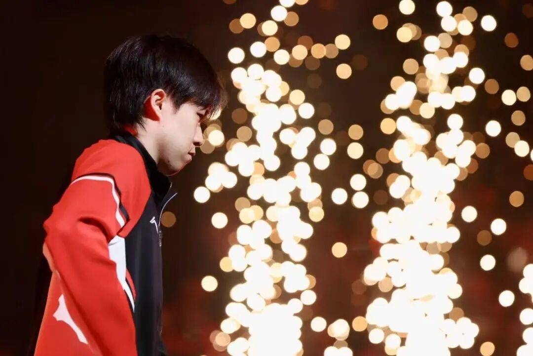 孙颖莎、王曼昱女单争金，王楚钦、向鹏挺进男单4强 | WTT中国大满贯