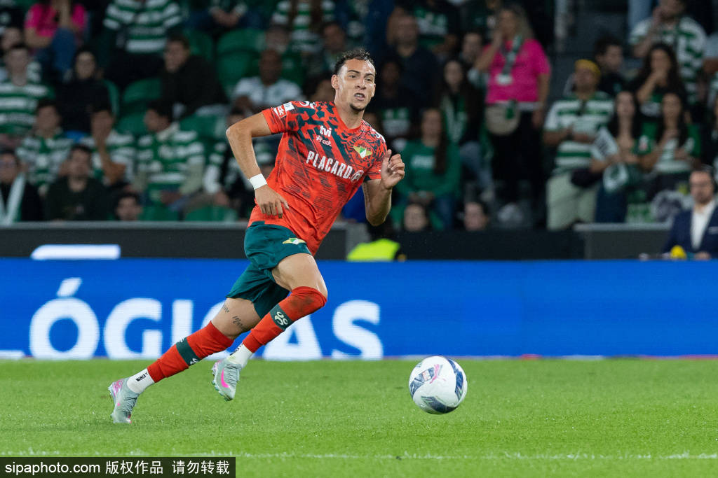 传奇不止步40岁C罗世界杯预选赛打入40球，独占世预赛射手王