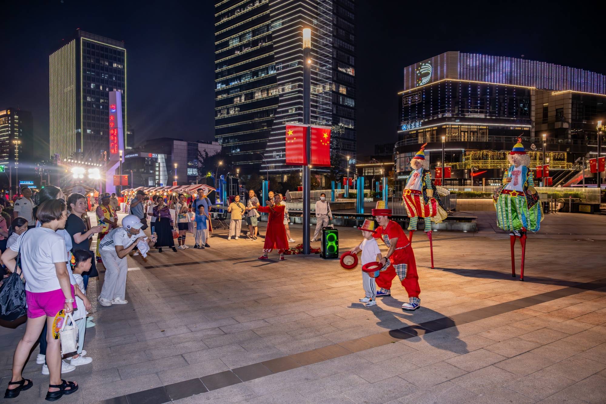 多元演出暖申城 文旅融合焕活力 2025第十一届上海街艺节火爆举行