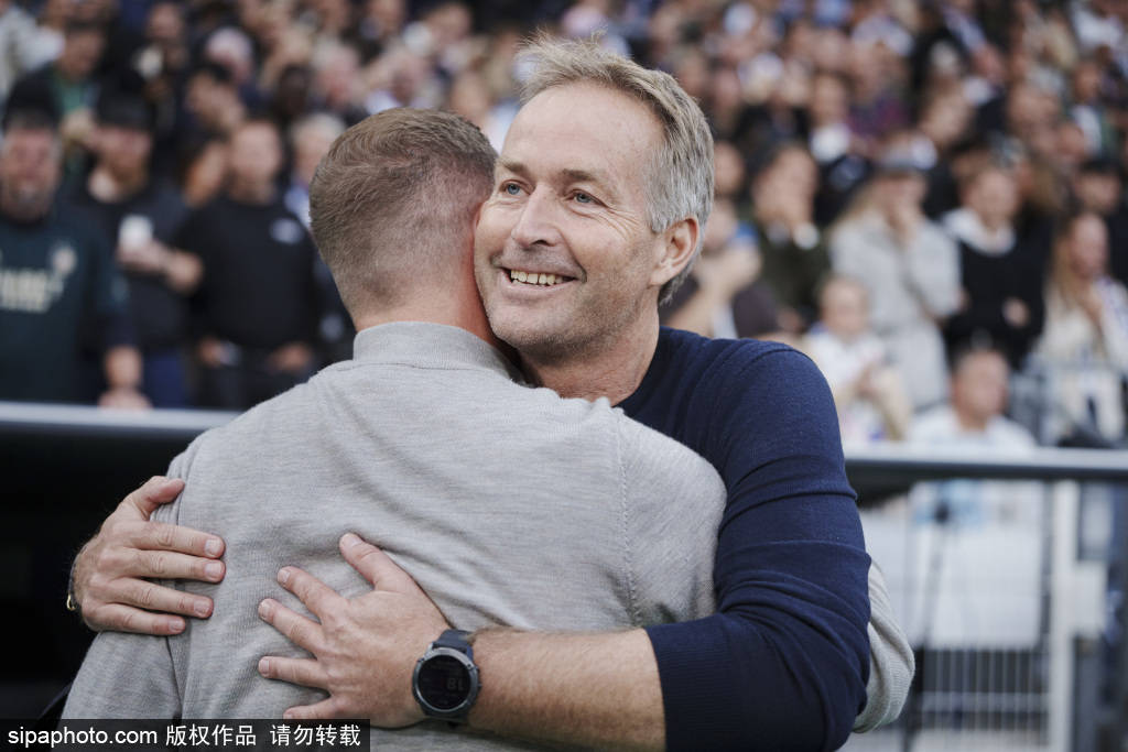 4-3逆转！3-1拿下！中超疯狂一夜：蓉城+申花紧追海港，积分榜更新，争冠太刺激了