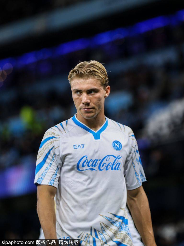 恐怖魔人！哈兰德连续11场破门，11场比赛打进21球！