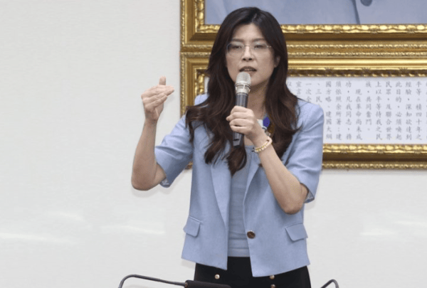 雁默：郑丽文胜出，赵少康大败，国民党扶得上墙了吗？