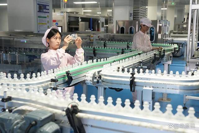 对华征税500%!美国就差临门一脚,突然发现中国还把着一个命门