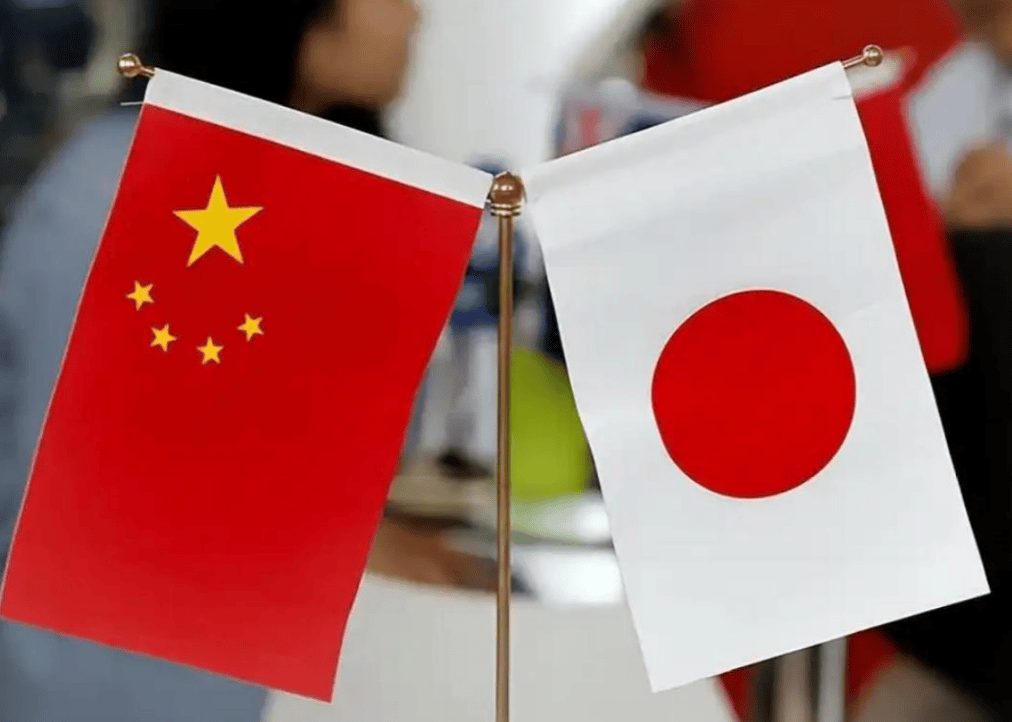 迟迟没等来北京贺电，高市早苗对中国称呼有变，率先发出见面邀请