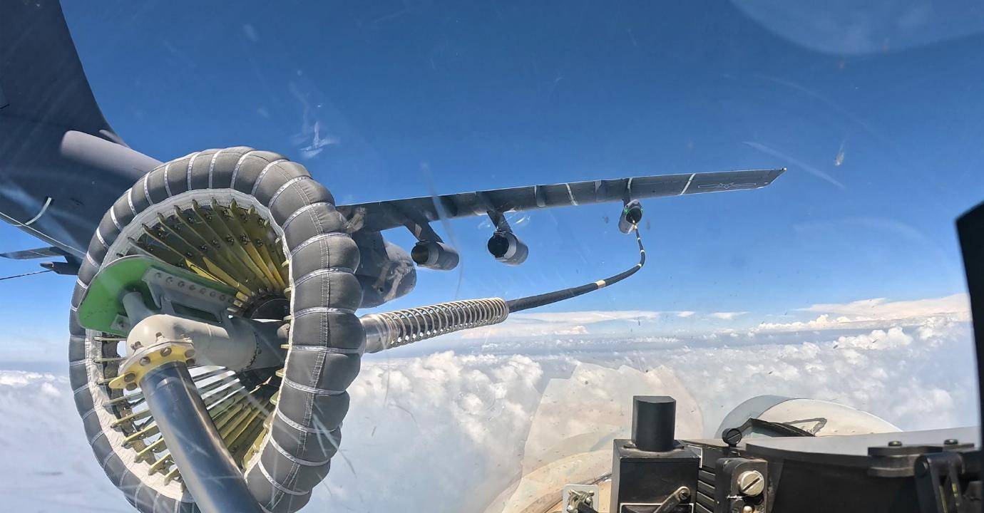 中国用行动，让俄罗斯见识到了实力：一口气订购20架伊尔78加油机