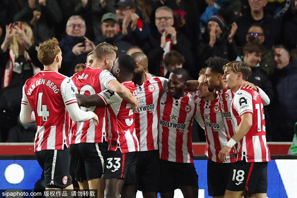 联赛4连败！英超-萨拉赫破门难救主 利物浦2-3小蜜蜂跌至第6