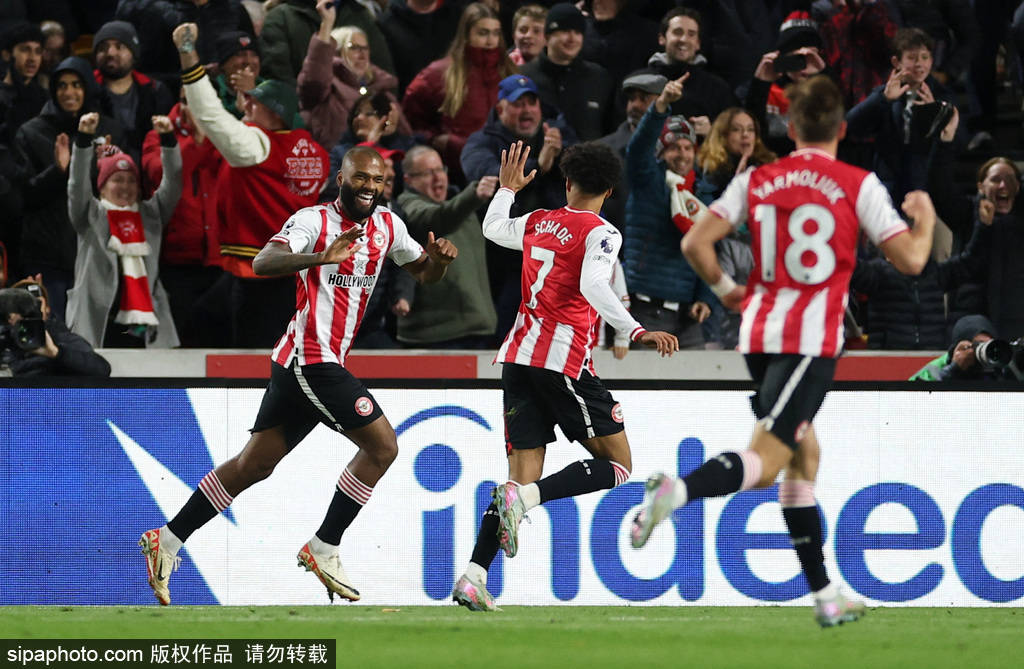 联赛4连败！英超-萨拉赫破门难救主 利物浦2-3小蜜蜂跌至第6