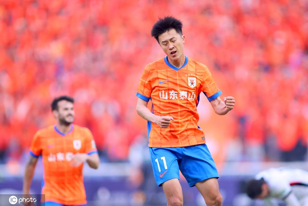 领头羊刹车！中超-卡扎伊什维利双响刘洋建功 泰山3-1逆转海港