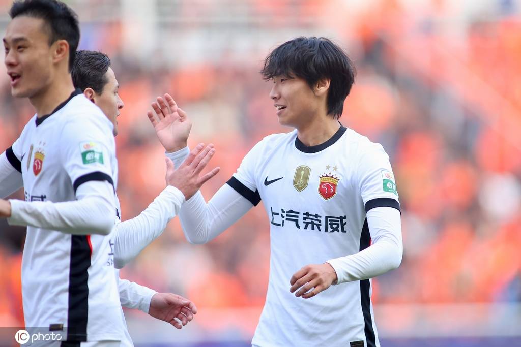 领头羊刹车！中超-卡扎伊什维利双响刘洋建功 泰山3-1逆转海港