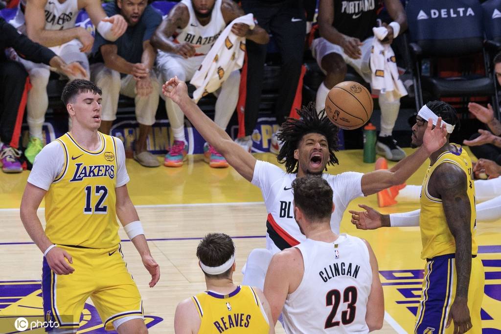 杨瀚森1分1板里夫斯41分 开拓者3人20+击败湖人