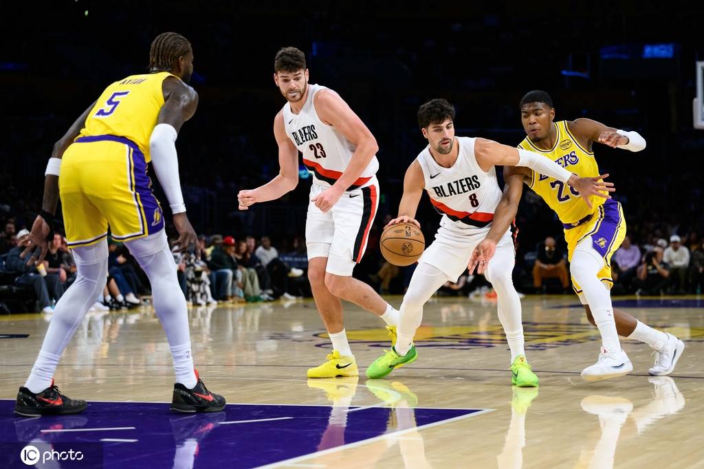 杨瀚森1分1板里夫斯41分 开拓者3人20+击败湖人