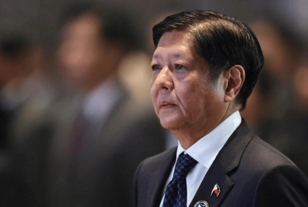 枪打出头鸟!福建舰入列不到两天,国防部点名菲律宾,话说的很重