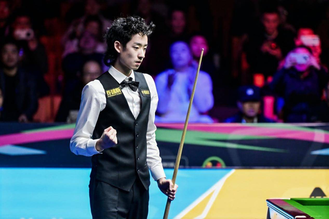 斯诺克国锦赛新王加冕 中国小将吴宜泽南京登顶夺生涯首冠