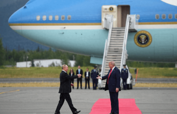 泽连斯基希望或彻底落空?听到红军城失守的消息,特朗普终于明白,自己不能再跟普京斗气了!