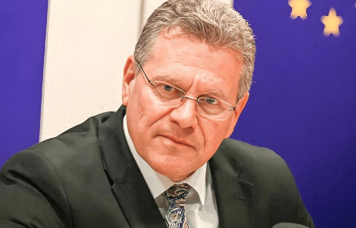 终于扛不住了？荷兰没想到，赴华磋商前，中方提了3个条件，欧盟不站自己站中国！信号强烈