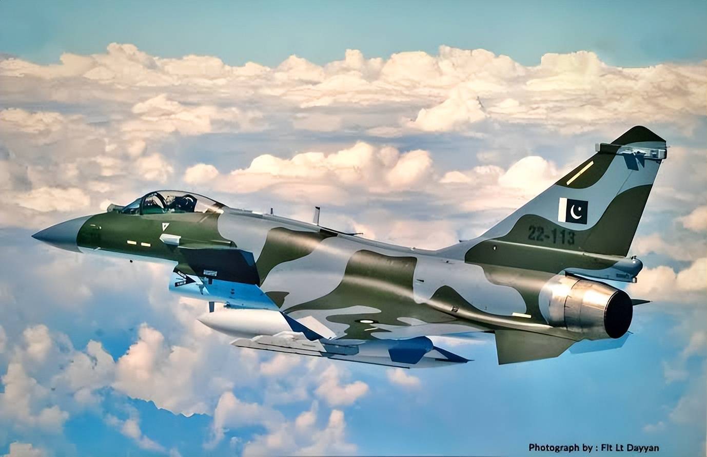 被打惨后，伊朗空军飞行员对苏-57感到失望：本来要买150架歼-10