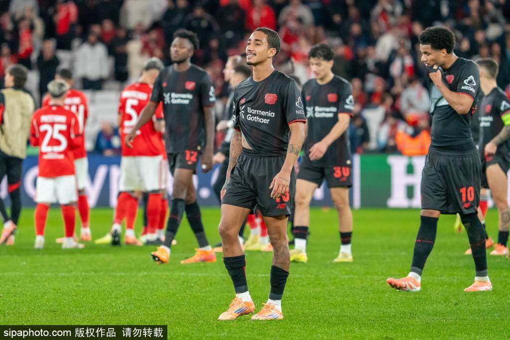 中超冠军数揭秘：广州队8次荣膺，泰山与海港4次并列第二！